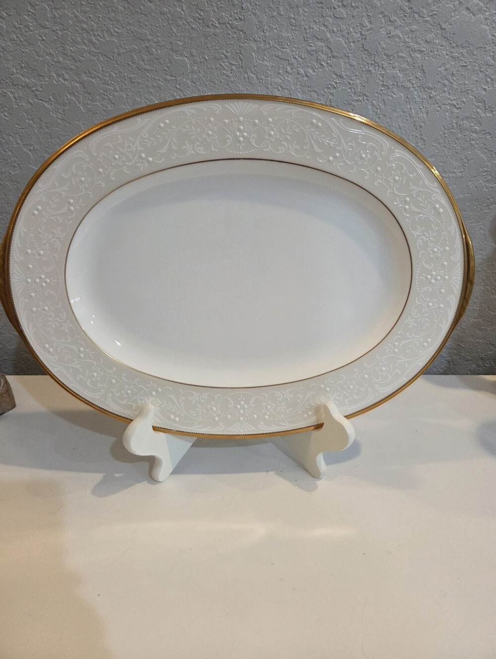 Nortike White Palace 16" Oval Serving Platter With Lavish Gold Rim
